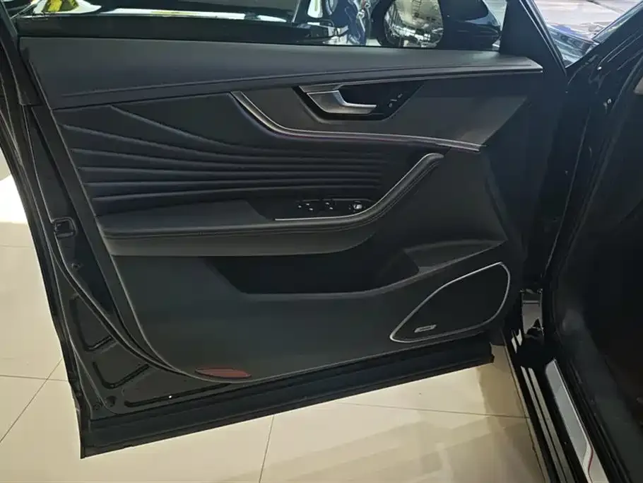 Hongqi HS5 2023 из CN, фото 2