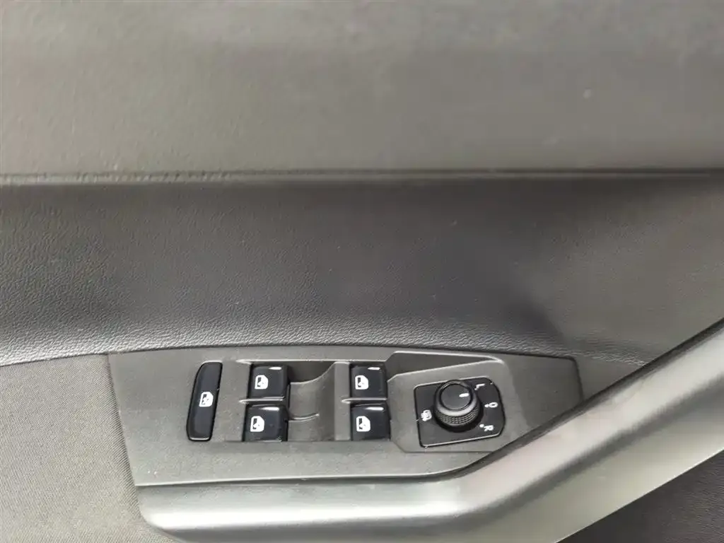 Volkswagen Polo 2023 из CN, фото 7