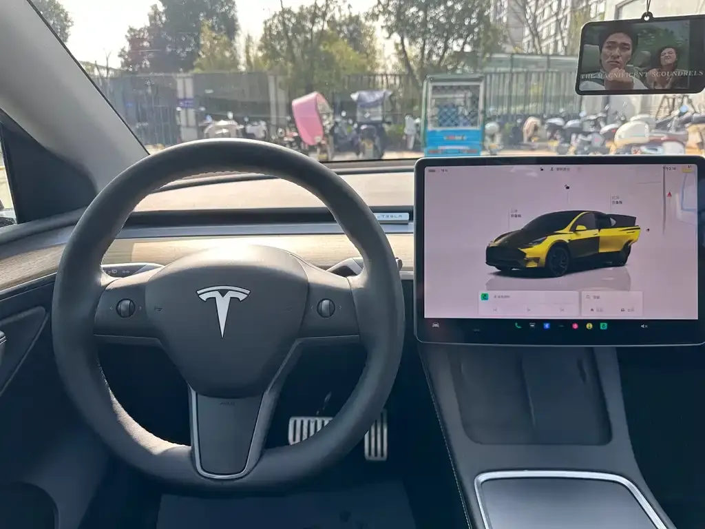 Tesla Model Y — фото 3