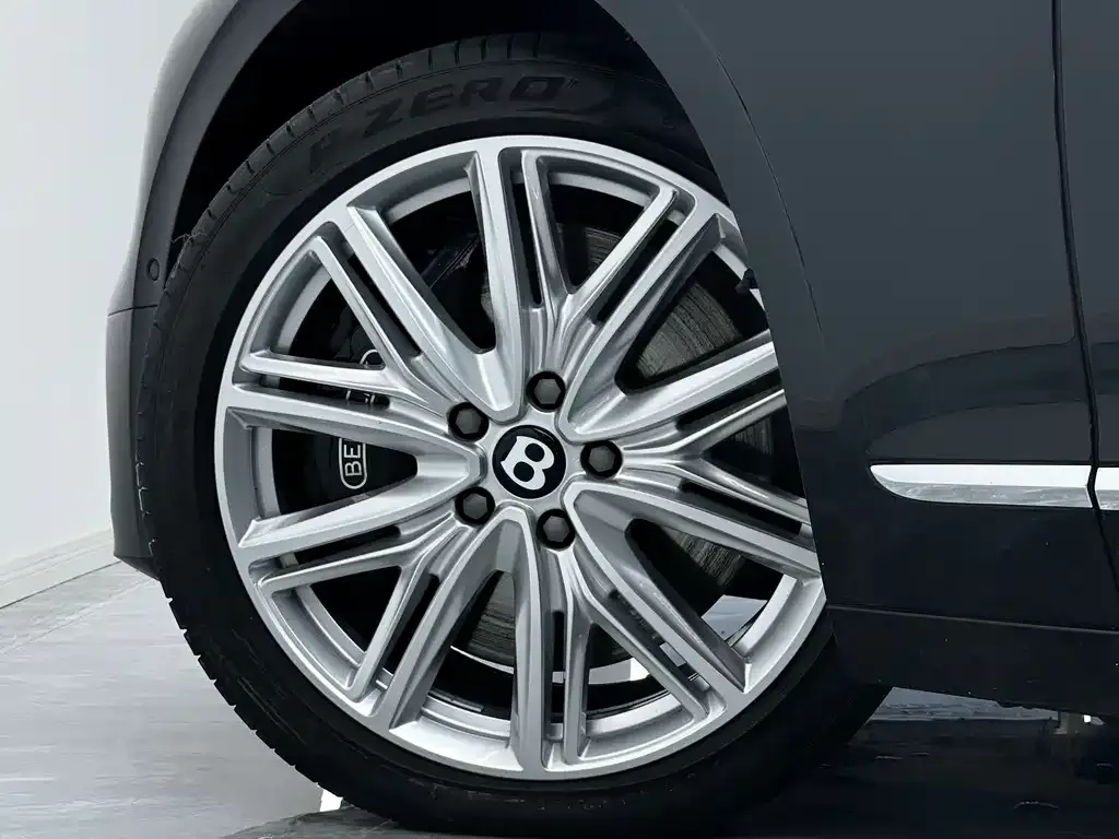 Bentley Flying Spur 2023 из CN, фото 5