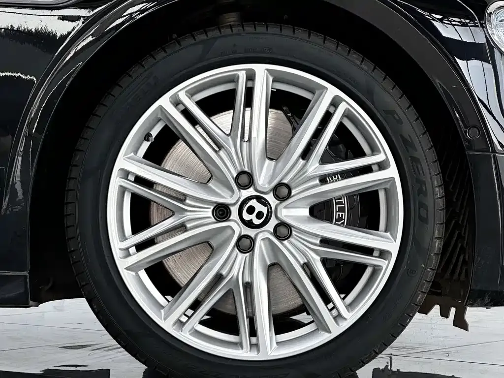 Bentley Flying Spur 2023 из CN, фото 10