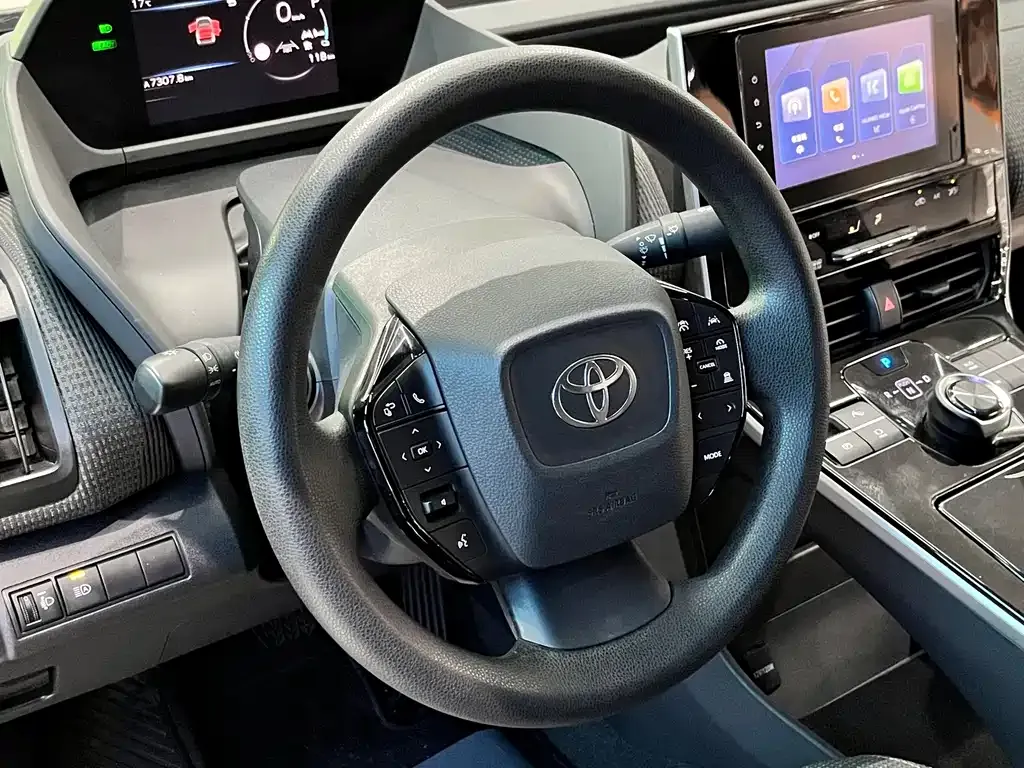 Toyota bZ4X 2023 из CN, фото 7