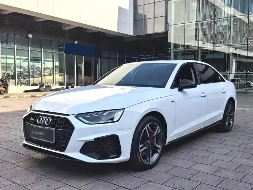 Audi A4L 2023 из CN, фото 1