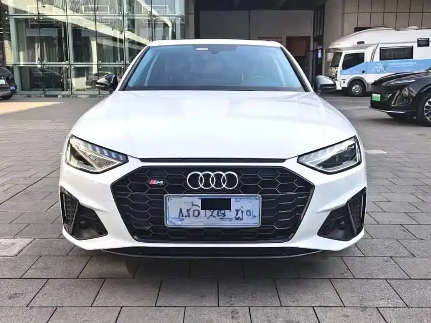 Audi A4L 2023 из CN, фото 5
