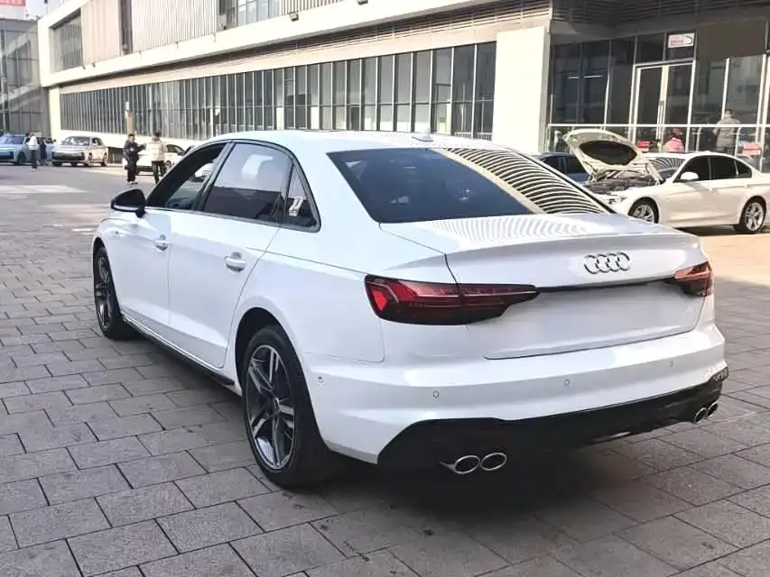 Audi A4L 2023 из CN, фото 4