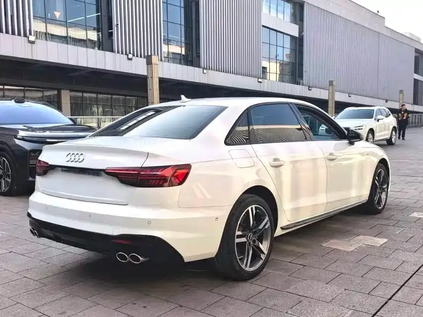 Audi A4L 2023 из CN, фото 6
