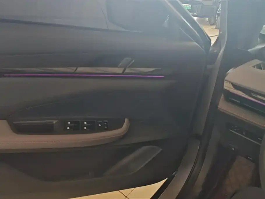 Changan UNI-V 2023 из CN, фото 3