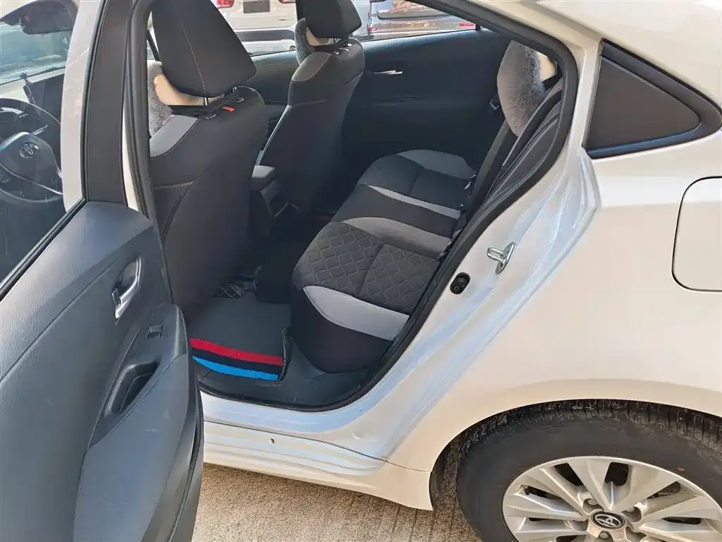 Toyota Corolla 2021 из CN, фото 2