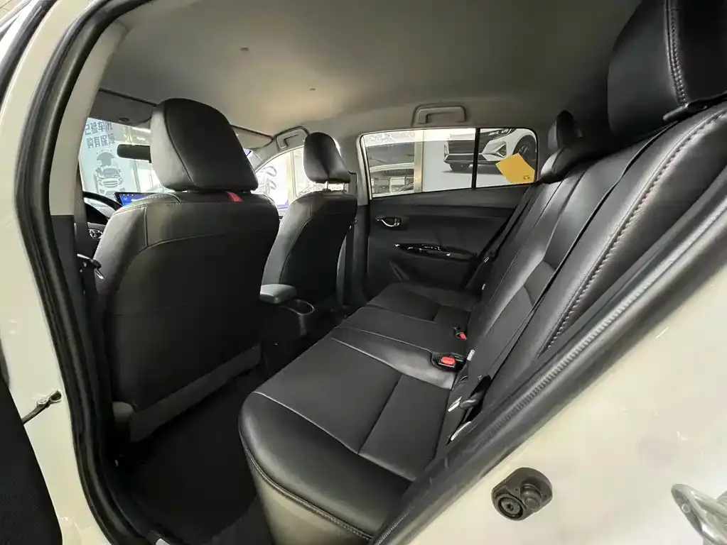 Toyota Yaris L 2023 из CN, фото 8