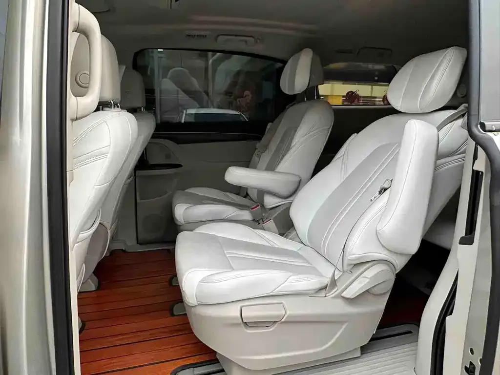 Buick GL8 2021 из CN, фото 4