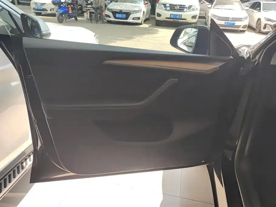 Tesla Model Y 2023 из CN, фото 5