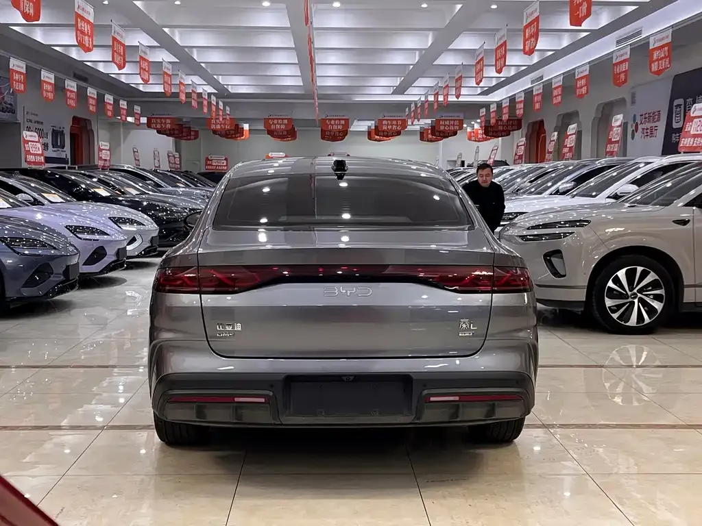 BYD Qin L — фото 10