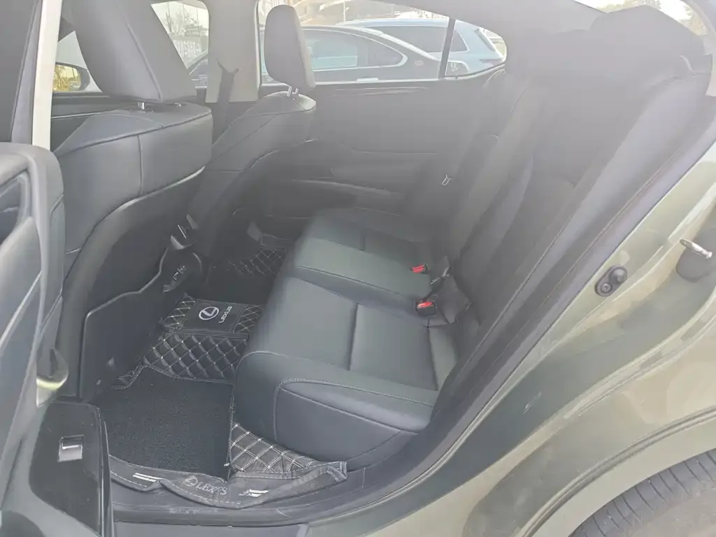 Lexus ES 2023 из CN, фото 2