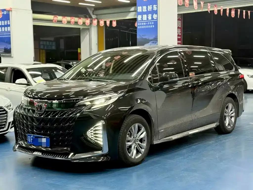 Toyota Sienna 2025 из CN, фото 1