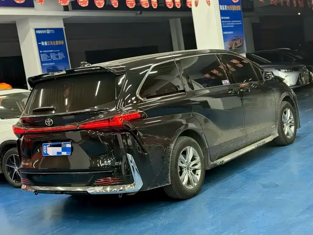 Toyota Sienna 2025 из CN, фото 5