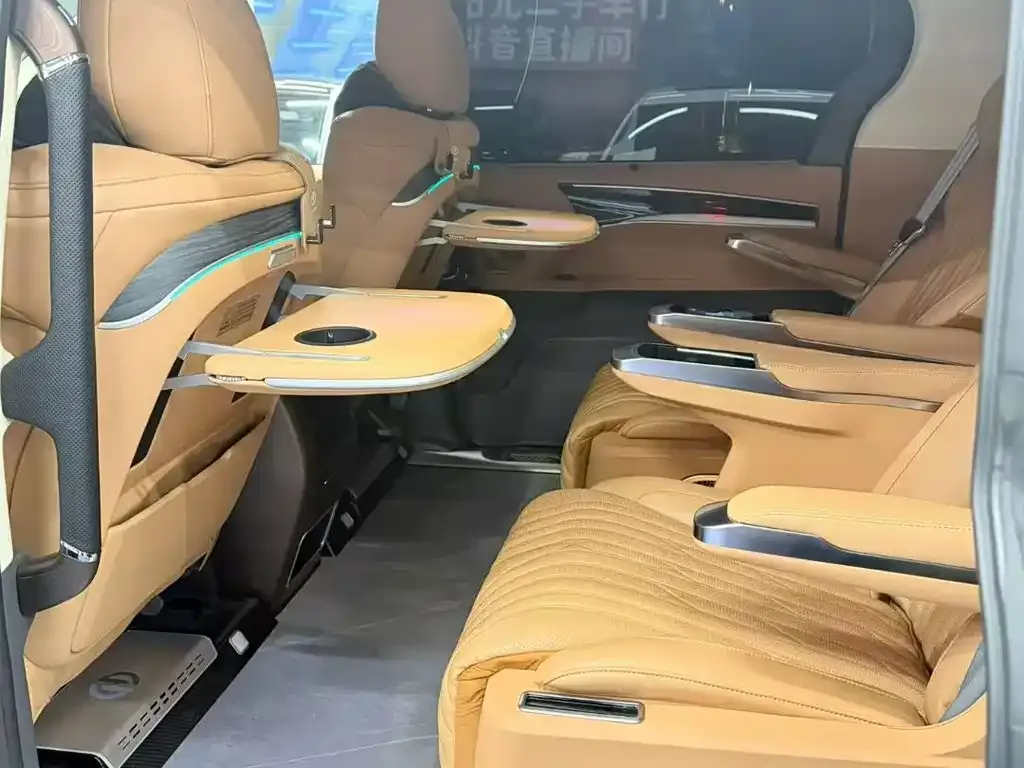 Toyota Sienna 2025 из CN, фото 7