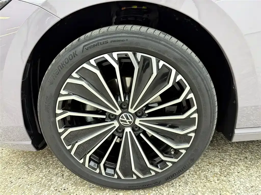 Volkswagen Passat 2024 из CN, фото 4