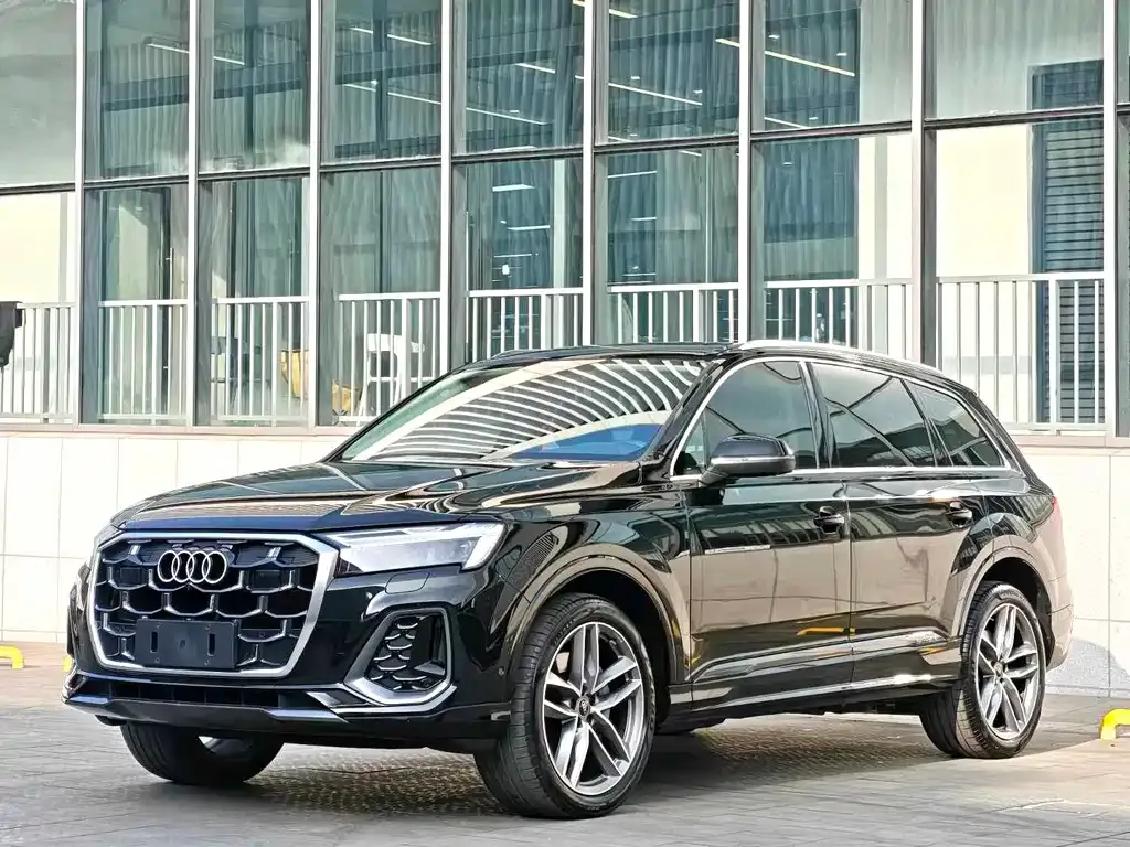 Audi Q7 2024 из CN, фото 1