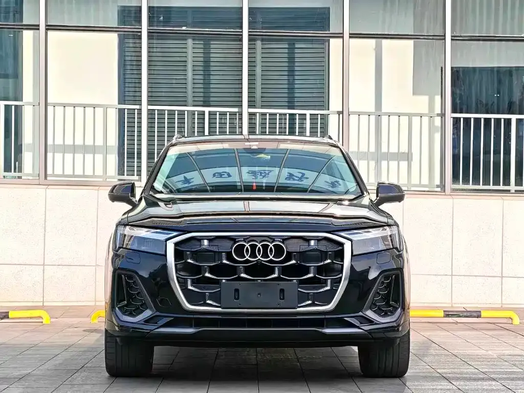 Audi Q7 2024 из CN, фото 10