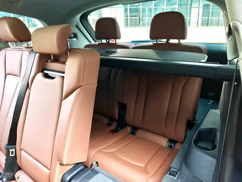 Audi Q7 2024 из CN, фото 4