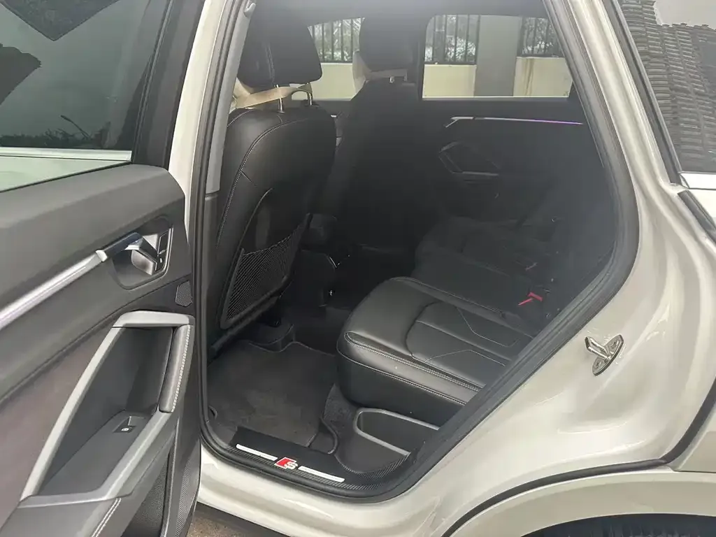 Audi Q3 2023 из CN, фото 2