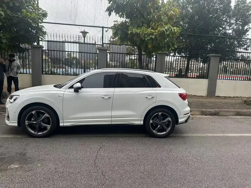 Audi Q3 2023 из CN, фото 8