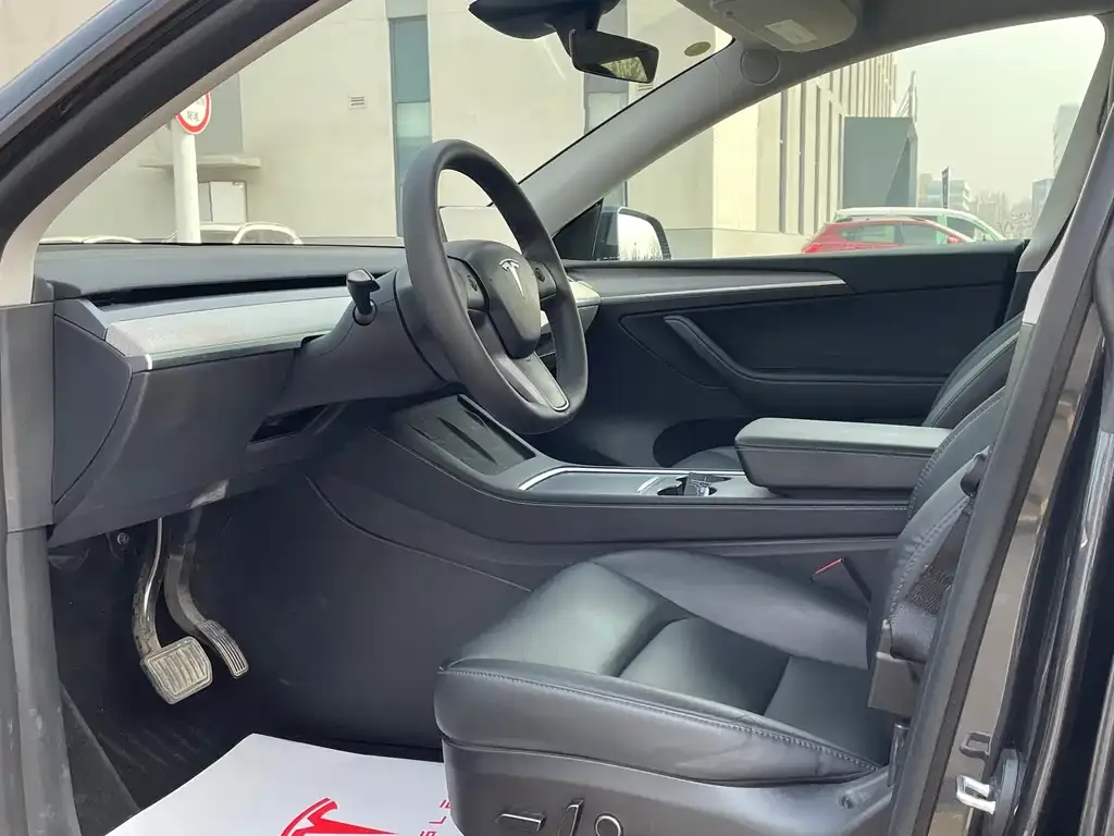 Tesla Model Y 2025 из CN, фото 6