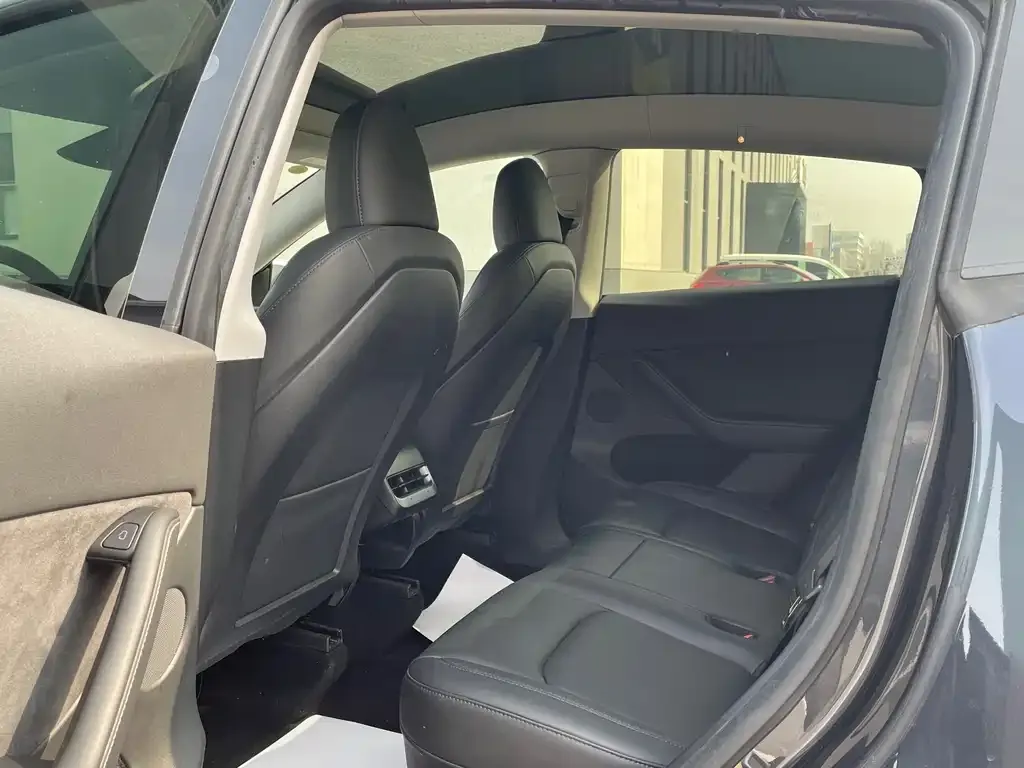 Tesla Model Y 2025 из CN, фото 5