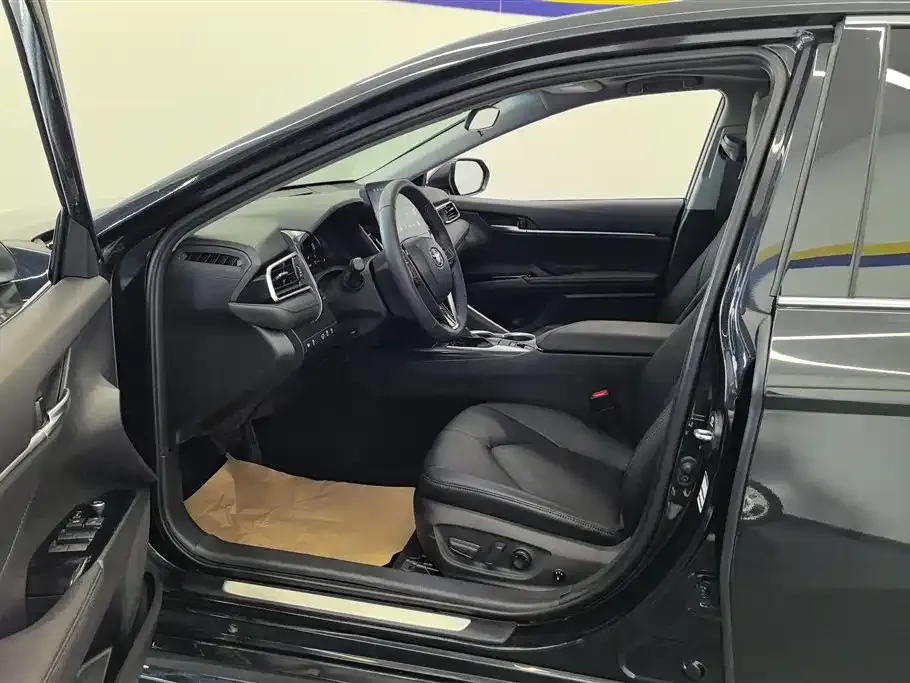 Toyota Camry 2023 из CN, фото 6