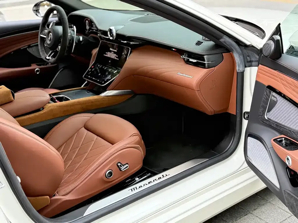 Maserati GranTurismo 2025 из CN, фото 3