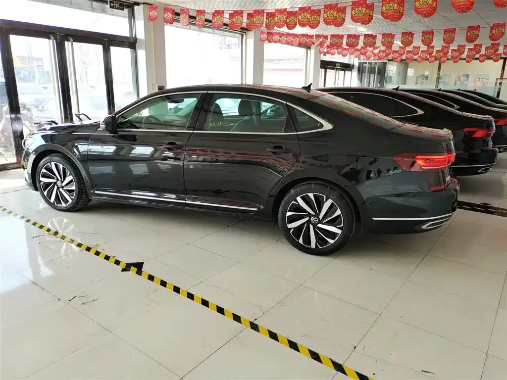 Volkswagen Passat 2023 из CN, фото 5