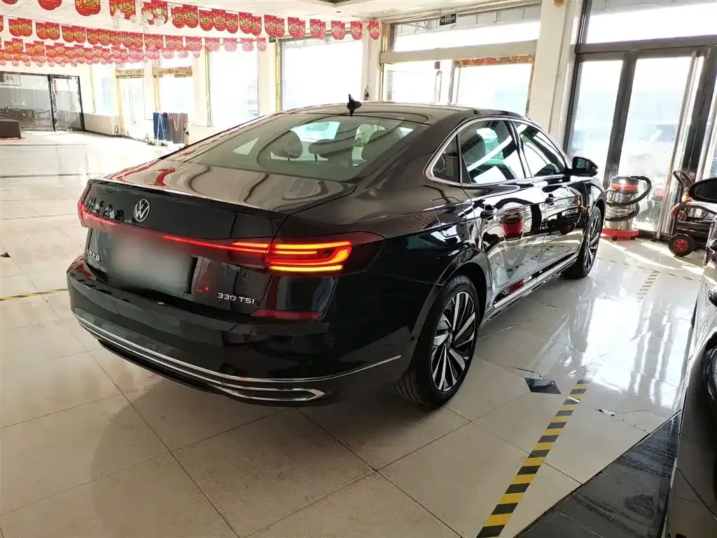 Volkswagen Passat 2023 из CN, фото 6