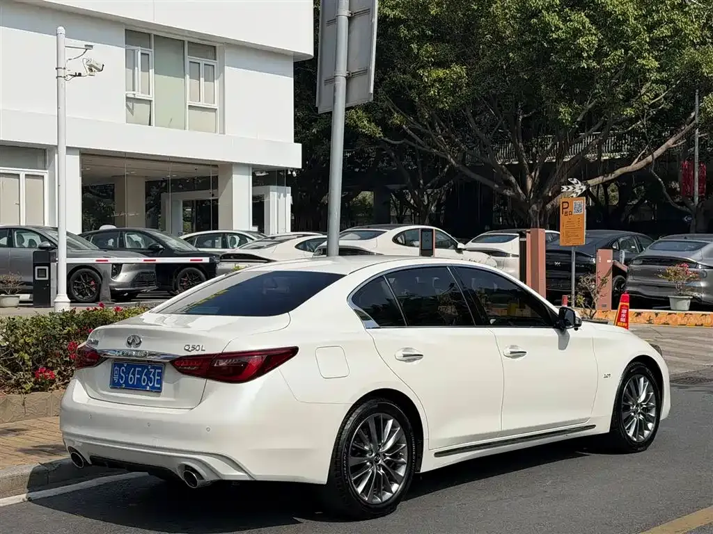 Infiniti Q50L 2021 из CN, фото 10