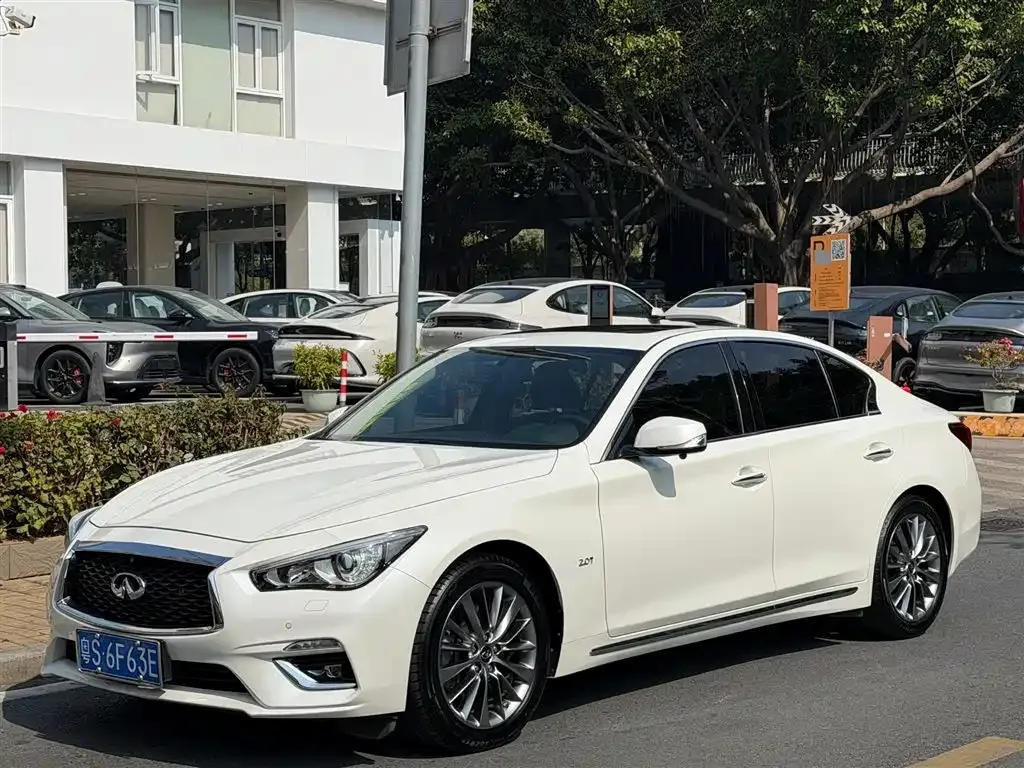 Infiniti Q50L 2021 из CN, фото 3