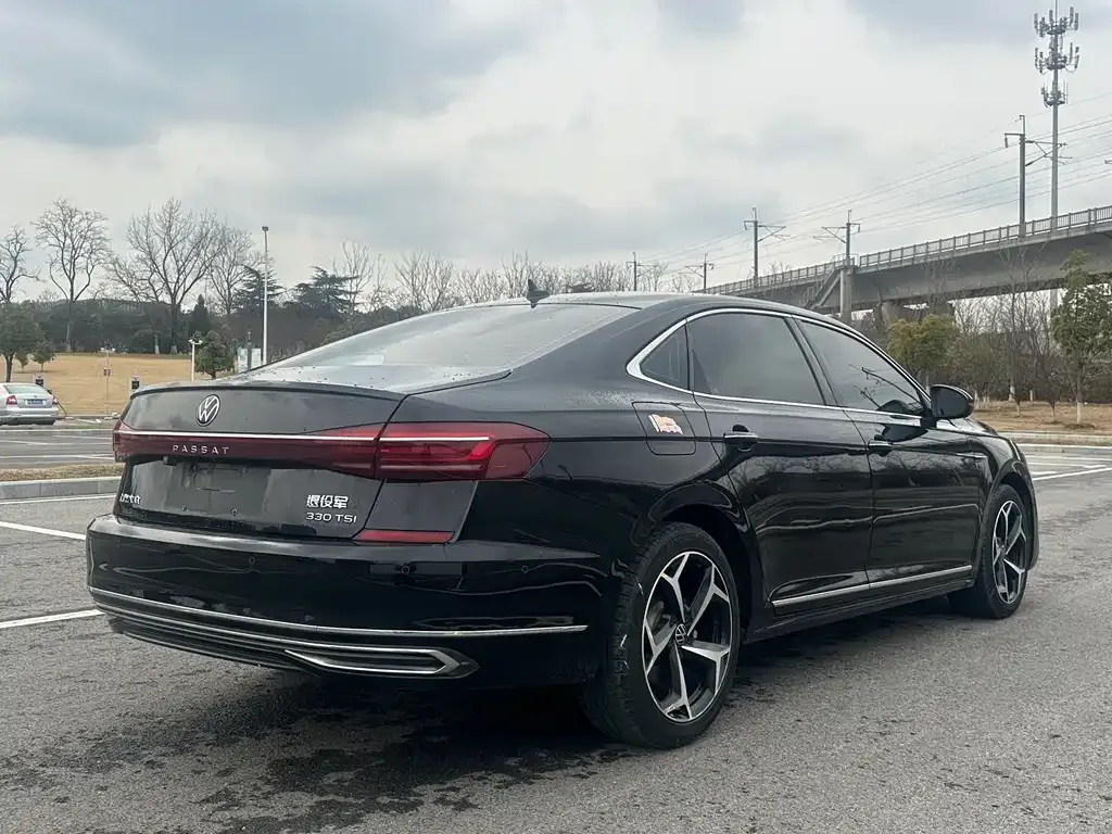 Volkswagen Passat 2022 из CN, фото 10