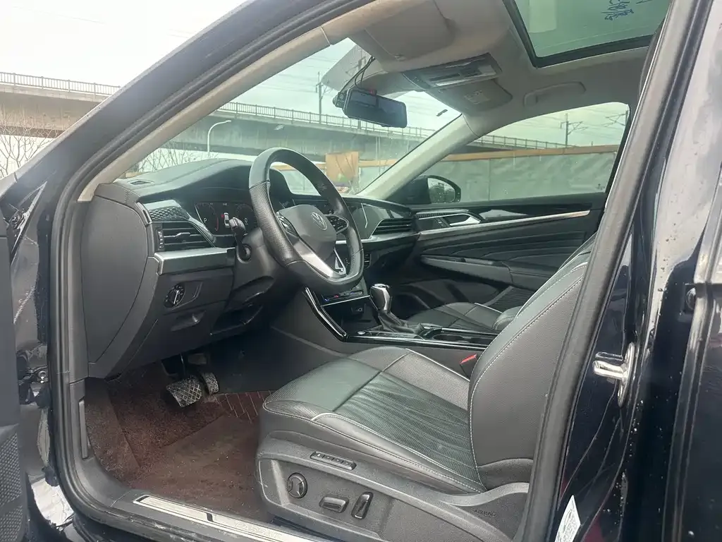 Volkswagen Passat 2022 из CN, фото 9