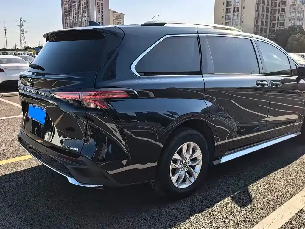 Toyota Granvia 2024 из CN, фото 6