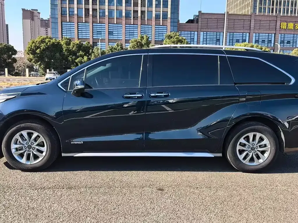 Toyota Granvia 2024 из CN, фото 8