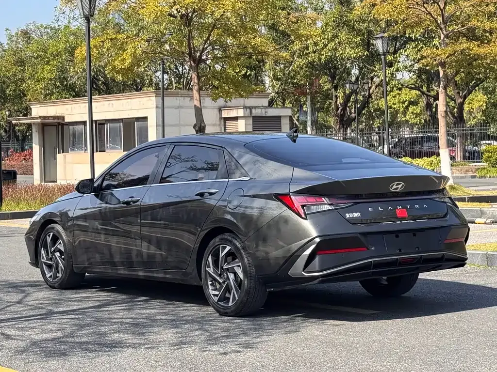 Hyundai Elantra 2024 из CN, фото 10