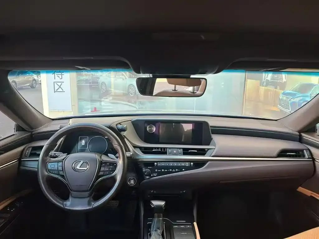 Lexus ES 2021 из CN, фото 2