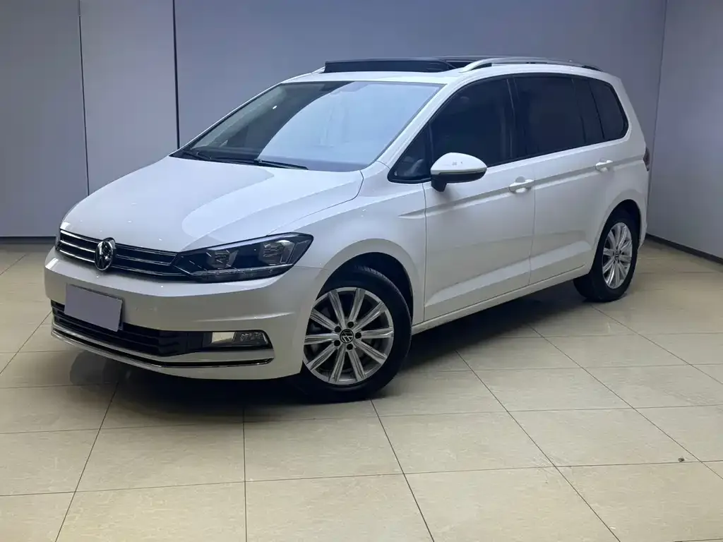 Volkswagen Touran 2021 из CN, фото 1