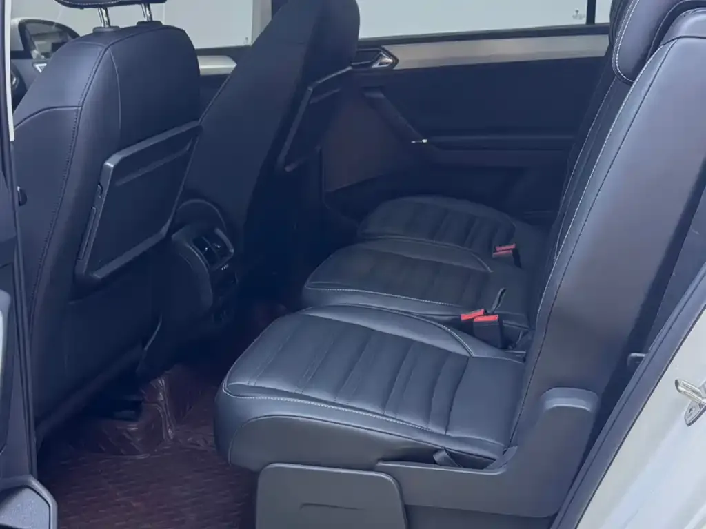 Volkswagen Touran 2021 из CN, фото 4