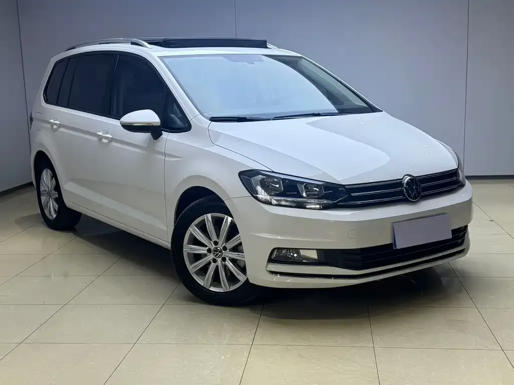 Volkswagen Touran 2021 из CN, фото 3