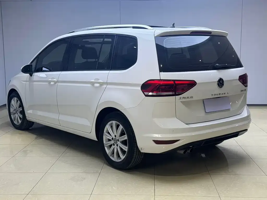 Volkswagen Touran 2021 из CN, фото 7