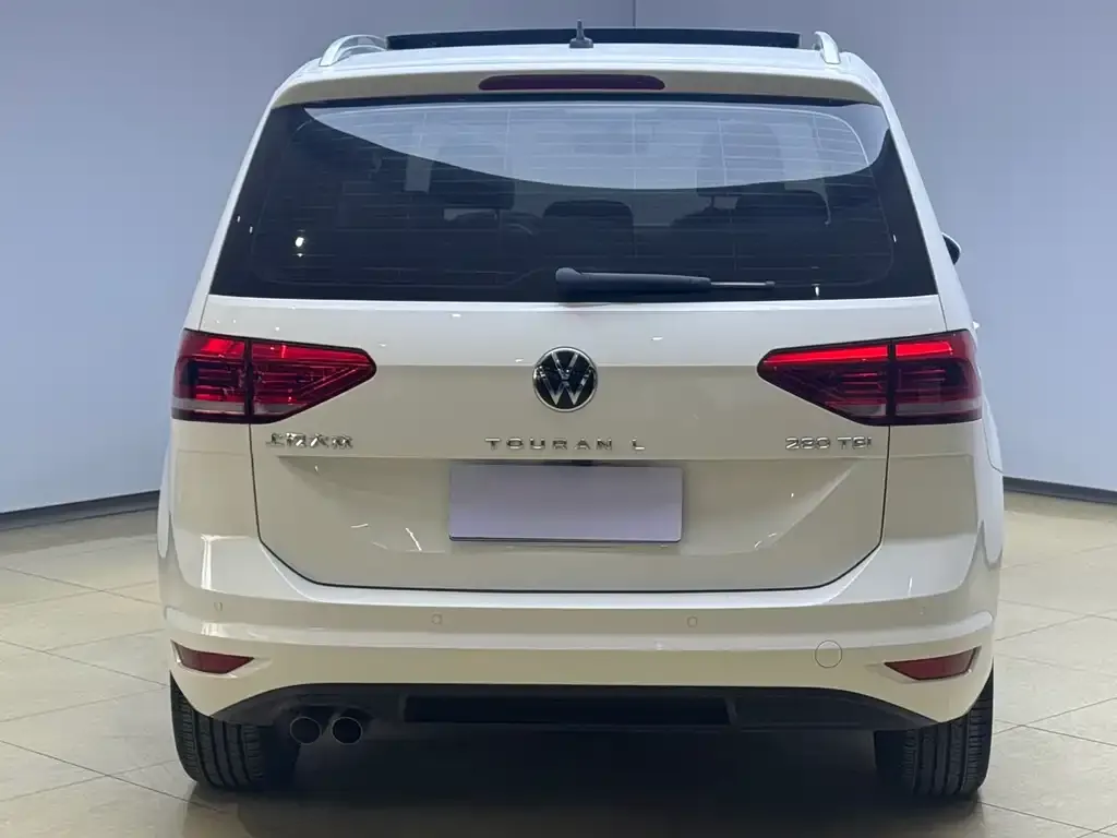 Volkswagen Touran 2021 из CN, фото 2