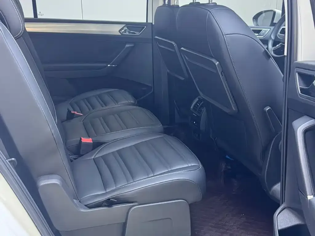 Volkswagen Touran 2021 из CN, фото 5
