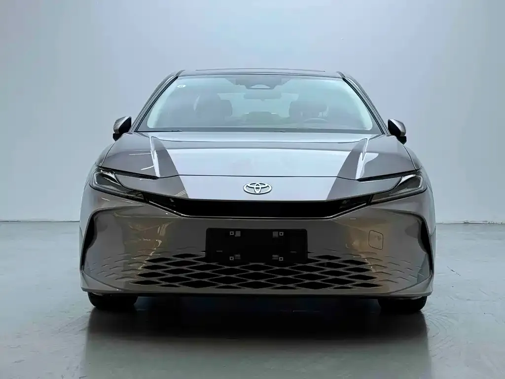 Toyota Camry 2025 из CN, фото 2