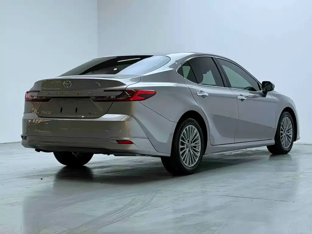 Toyota Camry 2025 из CN, фото 3