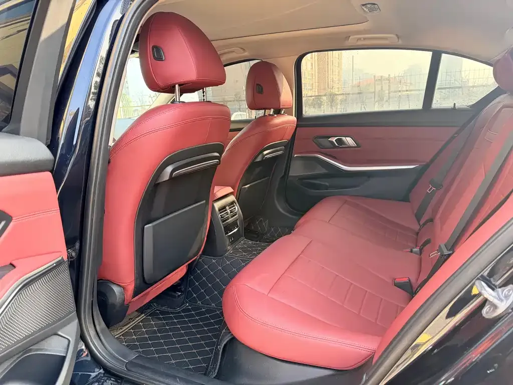 BMW 3 Series 2021 из CN, фото 2