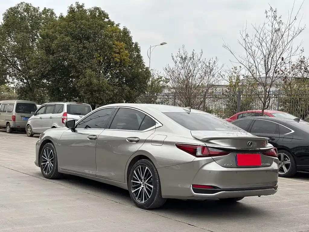 Lexus ES 2024 из CN, фото 6